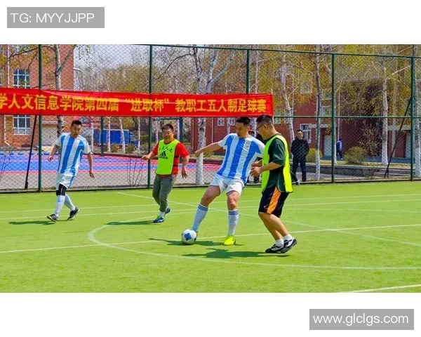 足球队照片展现团队精神与默契配合的精彩瞬间与激情时刻